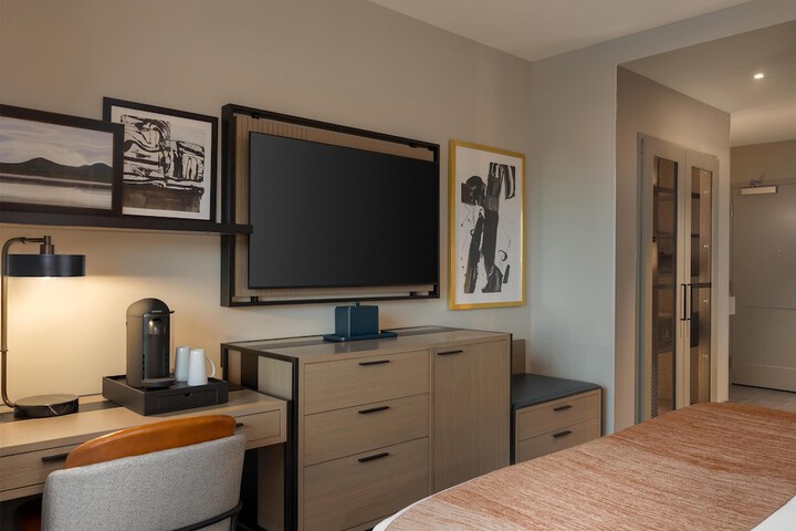 Hotel Avail Rogers Tapestry Collection by Hilton