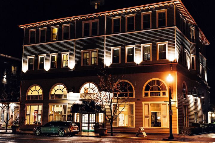 Majestic Inn & Spa