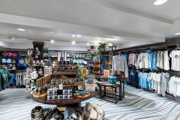 Gift Shop 138 of 181