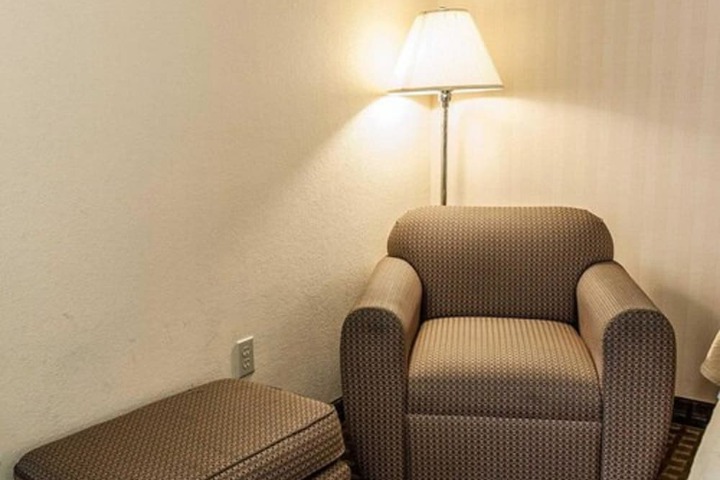 Room 19 of 28