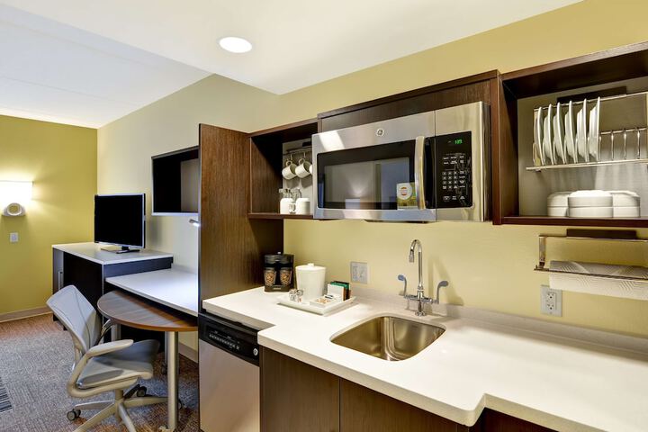 Room 16 of 44