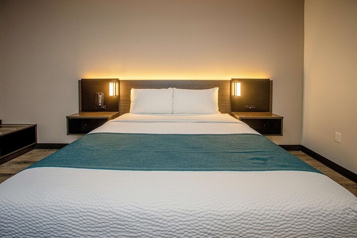 Room 13 of 40