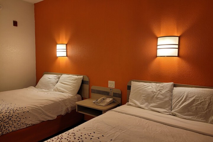 Modern Stay 39 Lakeview by OYO Minonk Garden