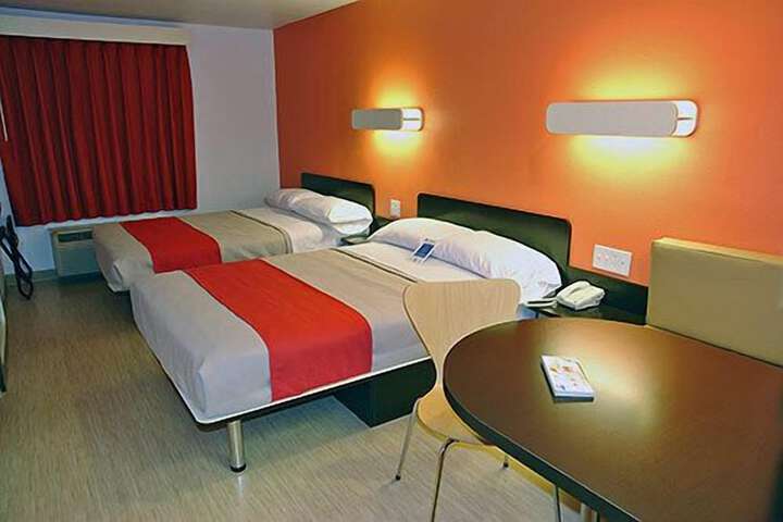 Room 12 of 38