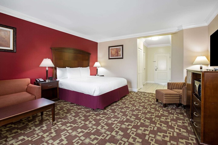 Room 15 of 40