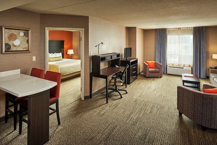 Staybridge Suites Hamilton Downtown by IHG