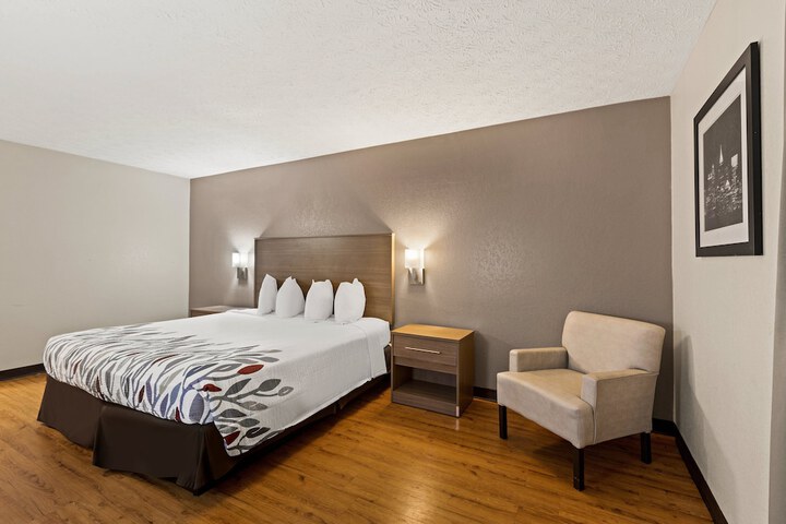 Room 18 of 33