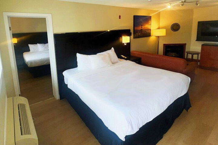 Riviera Inn and Suites 1000 Islands