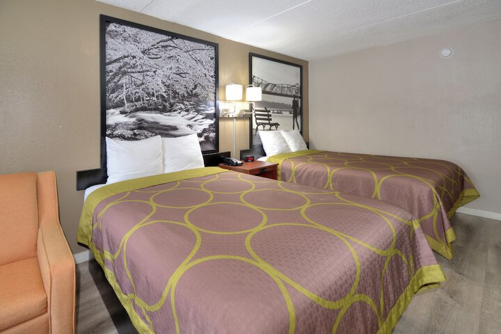 Room 15 of 28