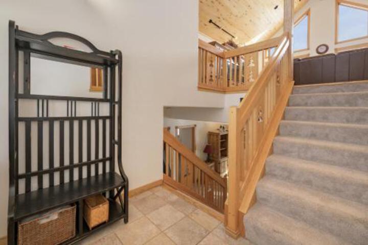 Mountain Peak 3.5 Bathrooms Home