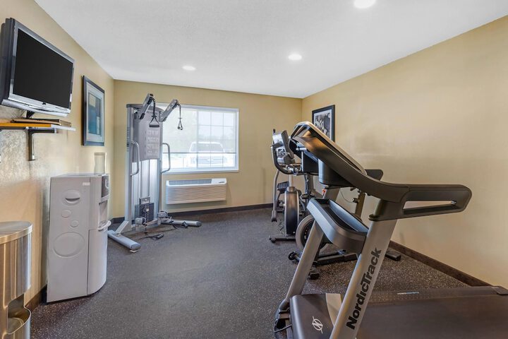 Quality Inn Chesterton near Indiana Dunes National Park I-94