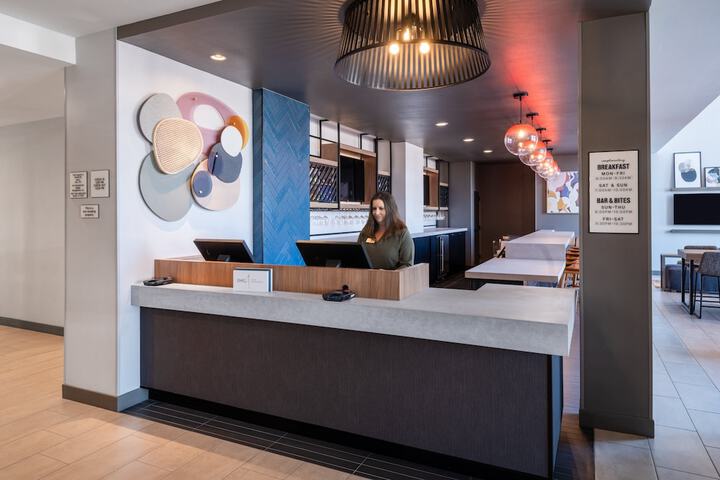 Hotel 5 of 84