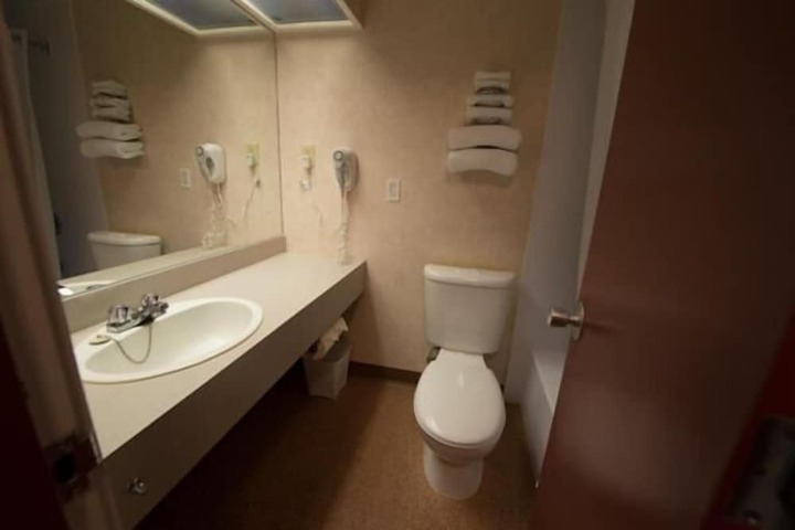 Room 22 of 47