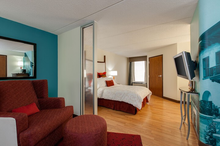 Room 8 of 24
