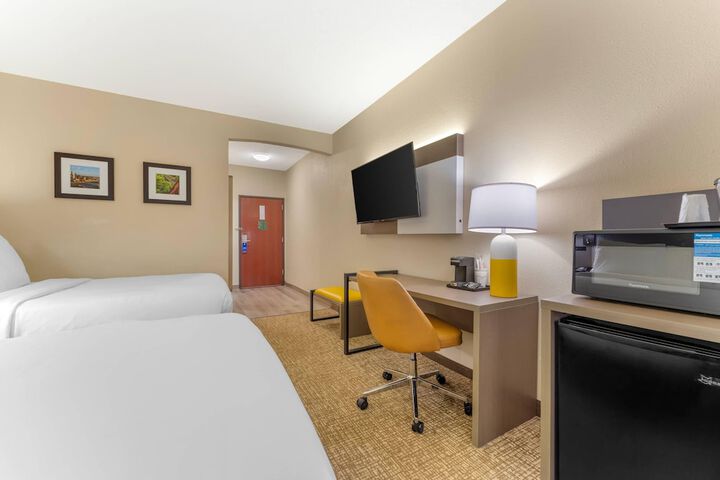 Comfort Suites Pittsburgh Airport