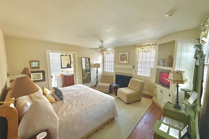 Room 12 of 29