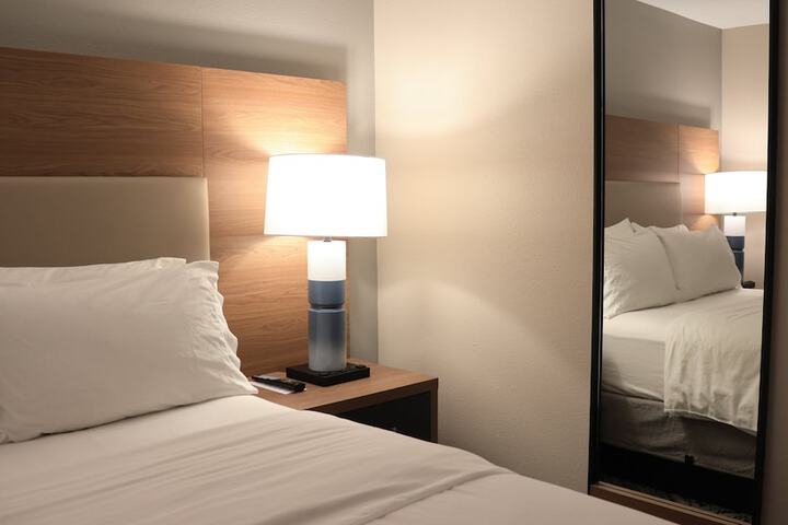 Room 51 of 78