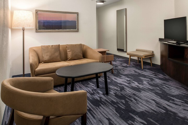 Room 13 of 26