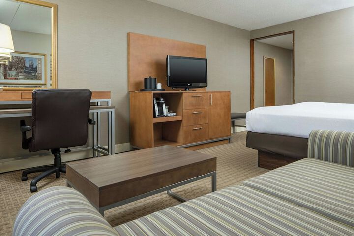 Holiday Inn Manchester Airport by IHG