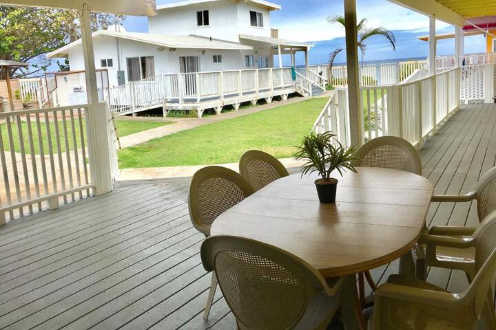 Mokulēia Beach Houses at Owen's Retreat