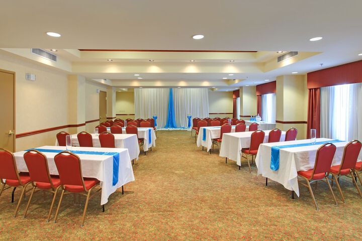 Country Inn & Suites by Radisson Conway, AR