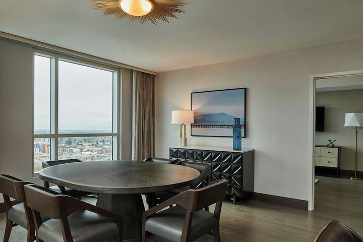 Room 53 of 74