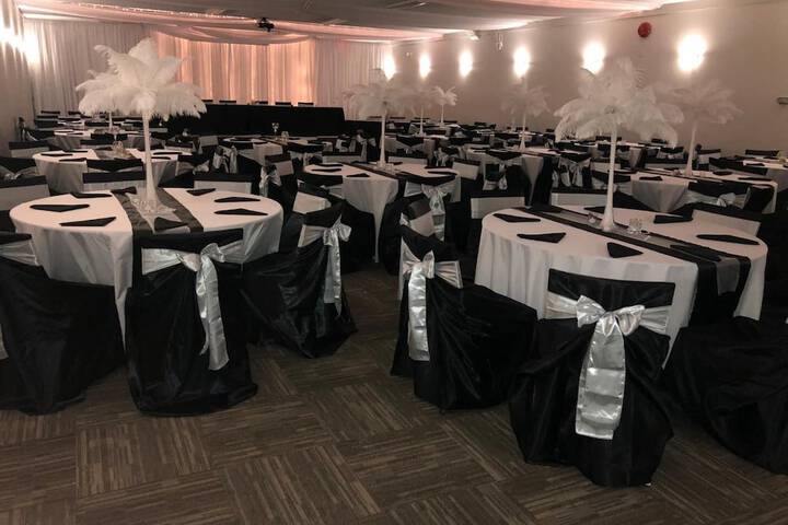 Ballroom/Hall 35 of 36