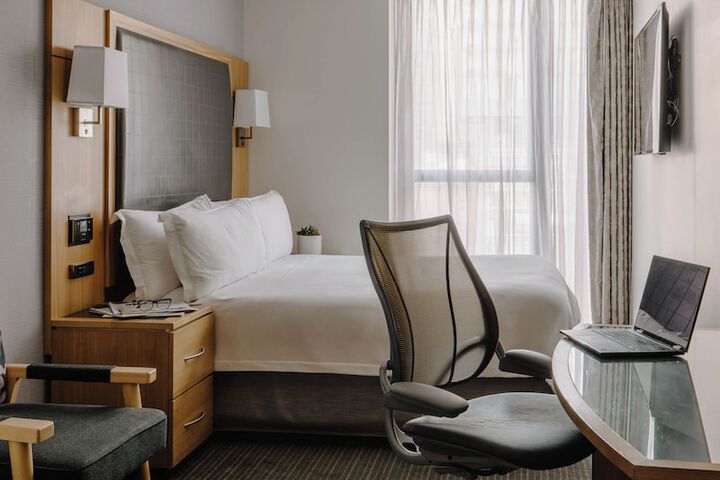 Room 42 of 91