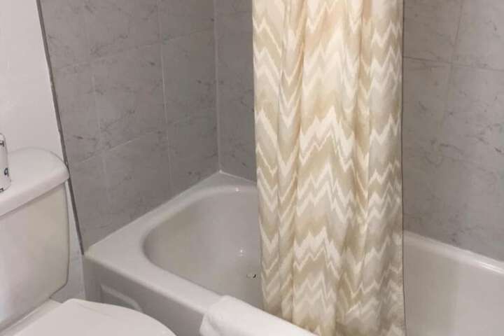 Room 16 of 18