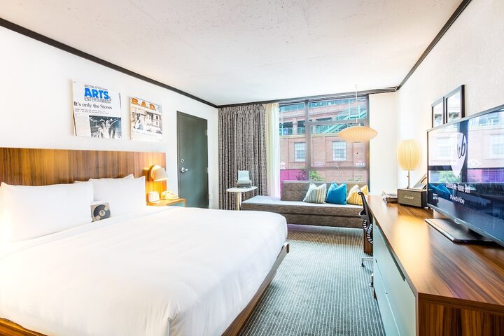 Room 34 of 65