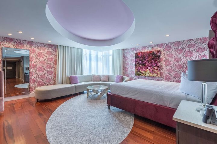 Room 47 of 85