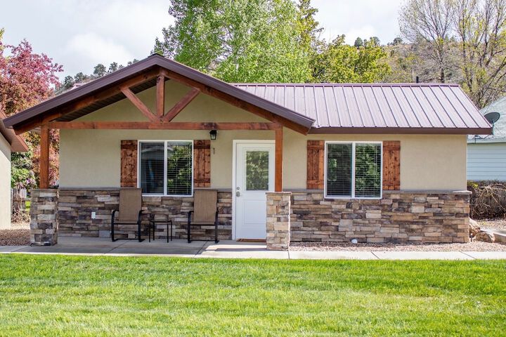 Bybees Steppingstone Motel