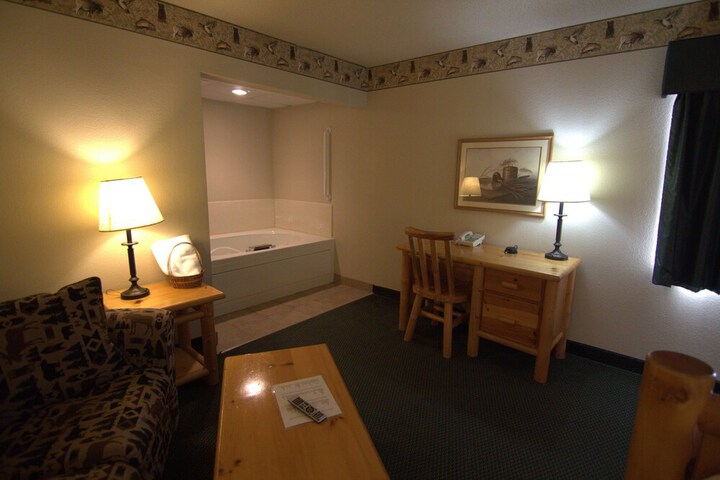 Shell Lake Lodge a Travelodge by Wyndham