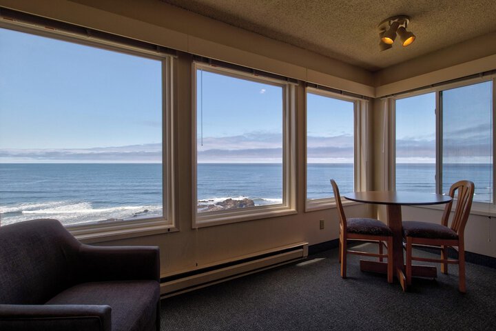 Ester Lee Oceanview Inn