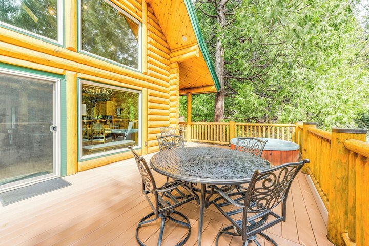 Mountain Cabin w / Hot Tub: 4 Mi to Shaver Lake!