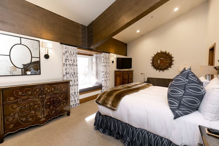 Room 157 of 500