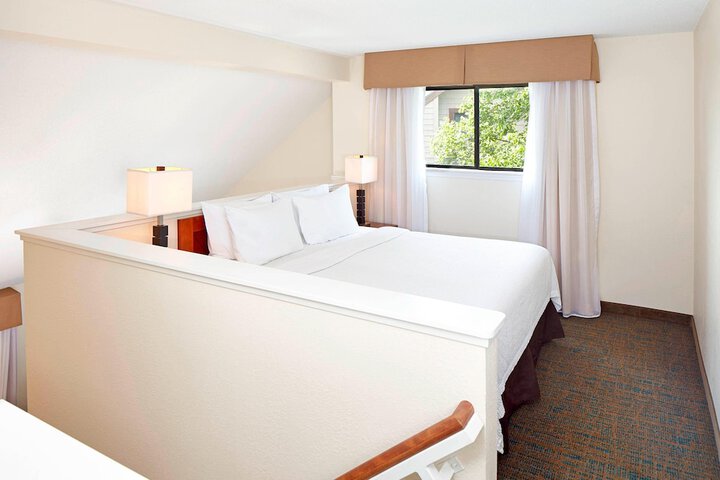 Room 14 of 19