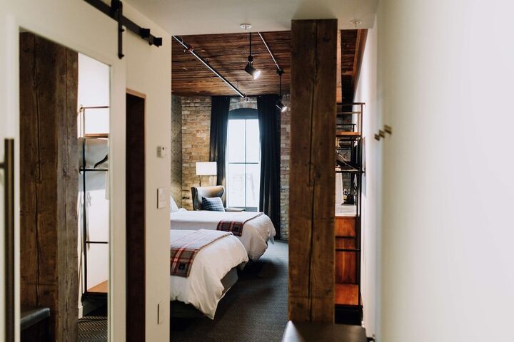Room 32 of 52