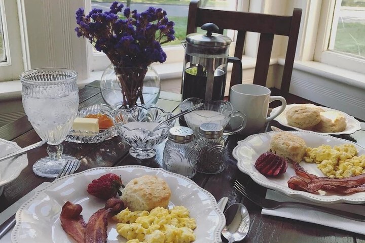 Breakfast/Coffee Service 29 of 34
