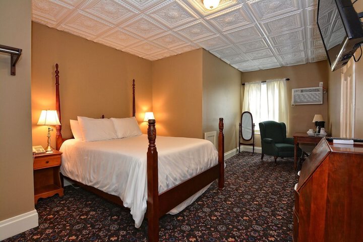 Room 3 of 22
