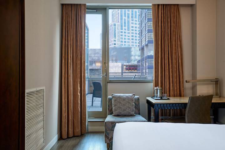 Room 29 of 49