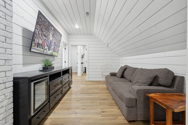Fox Haven Retreat-modern Cabin-acres of Priv Land