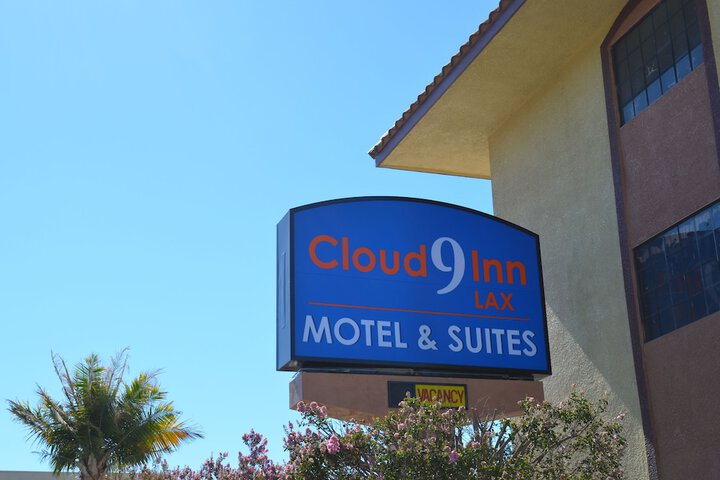 Hotel 2 of 33