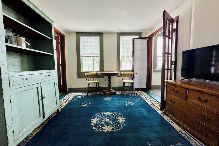 Room 33 of 167