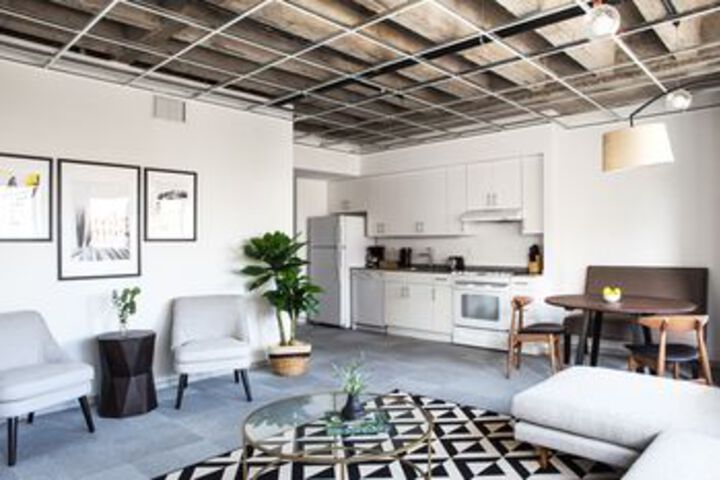 Artsy 2BR in C.B.D. by Sonder