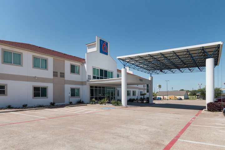Motel 6 Hillsboro TX