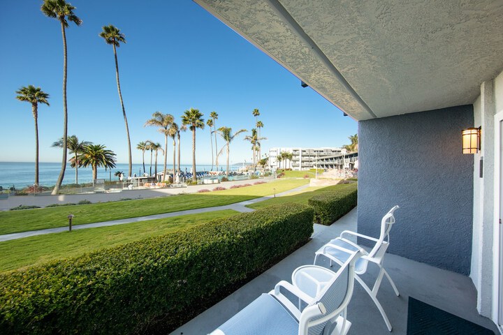 SeaCrest OceanFront Hotel
