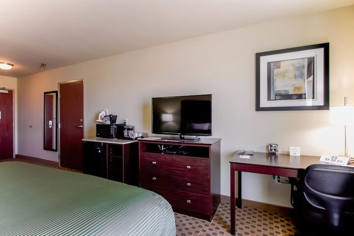 Room 15 of 40