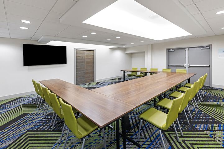 Holiday Inn Express & Suites Sulphur (Lake Charles) by IHG