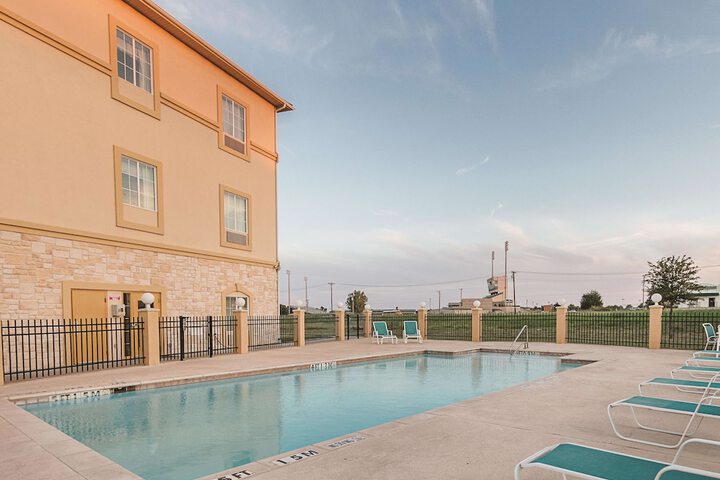 La Quinta Inn & Suites by Wyndham Waxahachie